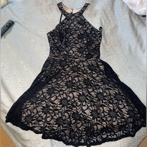 BLACK LACE COCKTAIL DRESS